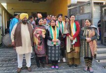 संगत सिंह नगर में पार्षद बंटी नीलकंठ ने करवाया डोर-टू-डोर प्रचार, लोगों ने Rajinder Beri से किया जिताने का वायदा door