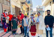 रमन अरोड़ा की पत्नी, बेटी, दामाद ने दकोहा में किया प्रचार, लोगों ने जमकर की परिवार की प्रशंसा daughter