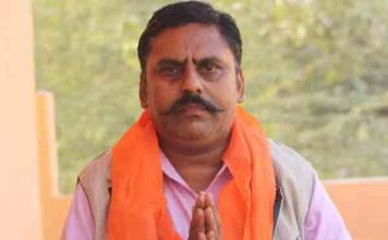 कोटा रोड रूचि सोया में लगे वाटर कूलर में मरे पडे है चूहे व पक्षी, कर्मचारी पी रहे है दूषित पानी: खुराना hindu