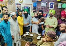 आगाज़ ने मनाया परशुराम जयंती और ईद का त्यौहार, मुस्लिम भाईयों को मुंह मीठा करवा कर दी बधाई Eid