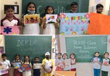 क्लास को डेकोरेट करने के लिए Dips विद्यार्थियों ने बनाए विभिन्न प्रॉप्स props