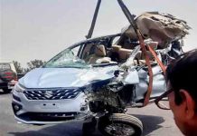 Highway पर ट्रक की टक्कर से पलटी कार, दो महिलाओं समेत चार की दर्दनाक मौत persons