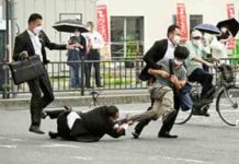 इस देश के पूर्व PM को सरेआम मारी गोली, देखें Video shinzo