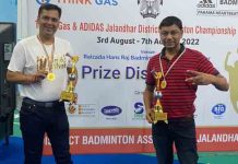 जालंधर डिस्ट्रिक्ट बैडमिंटन चैंपिअनशिप में डा. रत्न शर्मा, रिशू झांजी ने लहराया जीत का परचम Jhanji