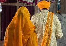 Operation Amritpal : NIA के राडार पर अमृतपाल की करीबी NRI महिला, मोहाली में रोड जाम कर बैठे अमृतपाल समर्थकों को पुलिस ने खदेड़ा, टेंट उखाड़े kirandeep