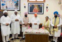 ਵਿਰੋਧੀ ਧਿਰ ਨੇਤਾ ਪ੍ਰਤਾਪ ਸਿੰਘ ਬਾਜਵਾ ਕਾਂਗਰਸੀ ਉਮੀਦਵਾਰ ਕਰਮਜੀਤ ਕੌਰ ਚੌਧਰੀ ਤੇ ਸੀਨੀਅਰ ਕਾਂਗਰਸੀ ਆਗੂ ਵੱਖ-ਵੱਖ ਡੇਰਿਆਂ ਵਿਖੇ ਹੋਏ ਨਤਮਸਤਕ Congress