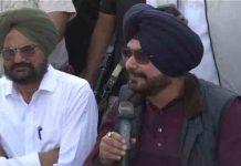 Sidhu Moosewala के घर पहुंचे Navjot Sidhu, सिक्योरिटी घटाने को लेकर कही ये बात navjot