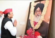 UP के पूर्व CM अखिलेश यादव समेत राजनीतिक, धार्मिक, सामाजिक हस्तियों ने Sukhbir Badal के साथ जताया शोक