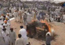 पंचतत्त्व में विलीन हुए Parkash Singh Badal, फूट-फूट कर रोए Sukhbir Badal, उमड़ा जनसैलाब – देखें badal