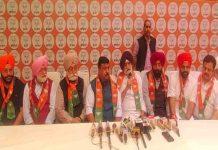 पंजाब की तरक्की व खुशहाली के लिए मोदी और भाजपा को करें मजबूत: दलजीत सिंह कोहली प्रधानमंत्री मोदी व भाजपा की नीतियों से प्रभावित हैं कोहली : जीवन गुप्ता Daljit