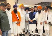 हम बहुत खुशकिस्मत हैं, हमें पांच प्यारों के परिवार का मिला आशीर्वाद : विजय रूपाणी पांच प्यारों के वंशजों ने भाजपा उम्मीदवार अटवाल को दिया आशीर्वाद jalandhar