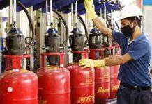 राहत की बारिश! सस्ता हुआ LPG Gas Cylinder, जानें नए रेट lpg