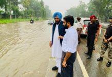 बारिश से बेहाल शहर का हाल जानने निकले कैबिनेट मंत्री बलकार सिंह, निगम अधिकारियों को दिए ये निर्देश balkar