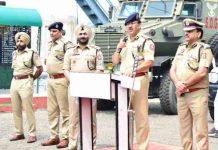 अमरनाथ यात्रा 2023 : श्रद्धालुओं की सुरक्षा के लिए पंजाब पुलिस ने किए पुख्ता प्रबंध, माधोपुर बैरियर पर स्थापित सुविधा केंद्र पहुंचे स्पैशल DGP अर्पित शुक्ला amarnath