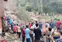 हिमाचल में बारिश से हाहाकार, शिव मंदिर पर गिरा पहाड़, 50 श्रद्धालु दबे, अब तक 9 की मौत shimla