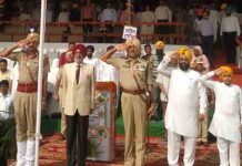 Kapurthala – DC ने तिरंगा फहरा कर युवाओं से की ये अपील, शानदार सेवाओं के लिए DC, SSP ने इन लोगों को किया सम्मानित dc