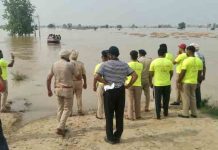 कपूरथला के इस गांव बाढ़ जैसे हालात, प्रशासन ने 250 लोगों को सुरक्षित निकाला, लोगों की सुरक्षा के लिए प्रशासन वचनबद्ध – DC कैप्टन करनैल सिंह administration