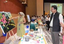 डीएवी यूनिवर्सिटी में इंटरनेशनल आर्ट वर्कशॉप में पहुंचे रशियन आर्टिस्ट international