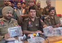 जालंधर – वेपन सप्लायर क्लासमेट अरेस्ट, सिर्फ इतने रूपए में बेच रहे ‘मौत’ का सामान, CP Swapan Sharma ने किया खुलासा, देखें वीडियो classmate