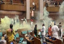 संसद पर हमले की बरसी पर फिर चूक! दर्शक दीर्घा से कूदे दो लोग, जूते से निकाल कर छिड़की गैस, मची भगदड़, वीडियो thrash