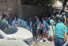 दिल्ली- NCR के 100 से ज्यादा स्कूलों को बम से उड़ाने की धमकी… मचा हड़कंप, क्या है रशिया क्नैक्शन!, एक क्लिक में जानें सब bomb