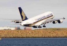 37 हज़ार फीट पर उड़ा विमान, झटके से 6 हज़ार फीट नीचे आया, एक यात्री की मौत, कई घायल, एमरजेंसी लेडिंग, जाने वजह singapore