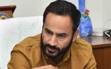 आप’ नेताओं के घर पर ED-CBI की रेड करवाकर अमित शाह पार्टी तोड़ने की कर रहे कोशिश: मीत हेयर each