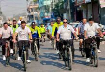 Pathankot में साईकल पर निकले DIG Rakesh Kaushal, SSP Suhail Mir, दिया ये संदेश cycle