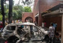 Bangladesh Violence on Hindus : हिंदू गायक का घर जलाया गया, एक्टर को उतारा गया मौत के घाट, हिंसा पर CM योगी का बड़ा ब्यान bangladesh