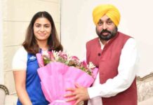 ओलंपिक पदक विजेता मनु भाकर से मिले CM Bhagwant Mann, शूटर का किया सम्मान bhagwant