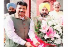 जालंधर – MLA Raman Arora और बिज़निसमैन महेश मखीजा ने CM Bhagwant Mann से मिलकर दी दीवाली की शुभकामनाएं mla