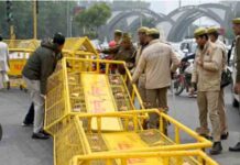 Farmer Delhi March : पुलिस-किसानों में टकराव की स्थिति, किसानों पर मिर्ची स्प्रे, इंटरनेट सेवाएं बंद, हरियाणा पुलिस ने दी ये चेतावनी, वीडियो farmer