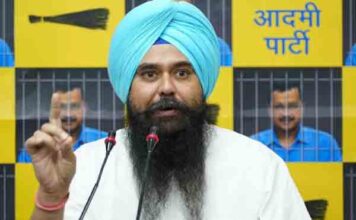 आप सांसद मालविंदर कंग ने पंजाब यूनिवर्सिटी में पंजाबी साइनबोर्ड फिर से लगाने के फैसले का किया स्वागत aap