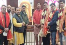 जालंधर – वार्ड नंबर 26 से आप केंडीडेट पुनीत वढेरा ने श्री बाला जी मंदिर में माथा टेका, वोटरों से किया वार्ड के चहुंमुखी विकास का वादा aap