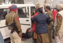 जालंधर के गुरूद्वारा साहिब में बेअदबी की कोशिश, हिरासत में महिला jalandhar