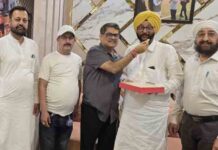 भाजपा नेता अमित तनेजा के घर पहुंचे नगर निगम जालंधर के नेता प्रतिपक्ष मनजीत टीटू bjp