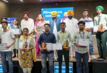 शिक्षा क्रांति पहल के कारण पंजाब के युवा लिख रहे सफलता की कहानी : CM भगवंत मान ने JEE एडवांस परीक्षा पास करने वाले 44 विद्यार्थियों को किया सम्मानित 44