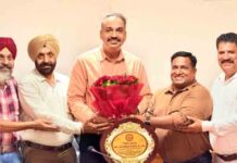 जालंधर – माडल टाऊन मार्किट वेलफेयर एसोसिएशन ने किया निगम कमिश्नर IAS संदीप रिशी का स्वागत model