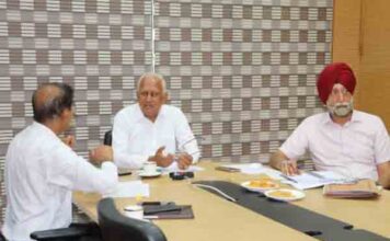 दरियाओ के किनारों पर दिन-रात कड़ी निगरानी रखी जाए: बरिंदर गोयल, जल संसाधन मंत्री ने डीसी और ड्रेनेज विभाग के अधिकारियों के साथ VC पर उच्च स्तरीय बाढ़ नियंत्रण समीक्षा बैठक की keep