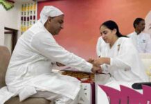 ब्रह्माकुमारी आश्रम पहुंचे नितिन कोहली, बहनों से बंधवाई राखी nitin