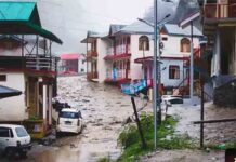 उत्तराखंड में बादल फटने से तबाही… होटल, गांव, घर, बाजार सब तबाह… देखें दिल दहला देने वाला वीडियो uttarkashi