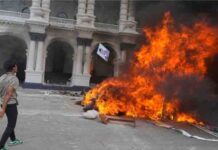 जल उठा नेपाल! पूर्व PM की पत्नी को जिंदा जलाया, देखें दिल दहला देने वाले वीडियो nepal