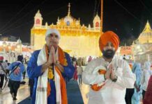 हरजोत बैंस और दीपक बाली ने जत्थेदार ज्ञानी कुलवंत सिंह को श्री गुरु तेग बहादर जी के 350वें शहीदी समारोह के लिए दिया निमंत्रण harjot