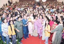 एच.एम.वी. ने जीएनडीयू ज़ोनल यूथ फेस्टिवल 2025 में शानदार प्रदर्शन किया सेकेंड रनर अप ट्रॉफी से अलंकृत hmv