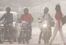 दिल्ली-NCR में बिगड़े हालात! कर्मचारी वर्क फ्रॉम होम…वाहनों पर रोक…स्कूलों के लिए ये सख्त आदेश जारी