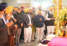 श्री गुरु तेग बहादुर जी के 350वें शहीदी दिवस को समर्पित विशाल नगर कीर्तन श्रीनगर से रवाना, सीएम भगवंत मान, अरविंद केजरीवाल और जम्मू-कश्मीर के सीएम उमर अब्दुल्ला ने संगत के साथ की शिरकत