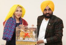 AAP सरकार लाई बदलाव: MP संत सीचेवाल की अगुवाई में बुड्ढा दरिया बना जीवंत—जहां खड़ा होना था नामुमकिन, वहां अब तैर रही किश्ती