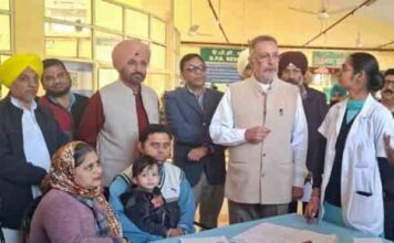 मरीजों की सुविधाओं और चिकित्सा व्यवस्था की गुणवत्ता जांचने पहुंचे AAP विधायक, जनता के लिए बेहतर स्वास्थ्य सेवाएं सुनिश्चित करने का दिया भरोसा