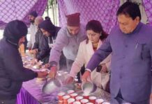 सेंट सोल्जर एजुकेशनल सोसाइटी में माता गुजरी और छोटे साहिबजादों के शहीदी दिवस पर लगाया दूध का लंगर