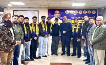 वार्ड 65 और 66 के आधा दर्जन युवा आम आदमी पार्टी में शामिल, युवाओं की भागीदारी से जनसेवा अभियान होगा और मजबूत- नितिन कोहली